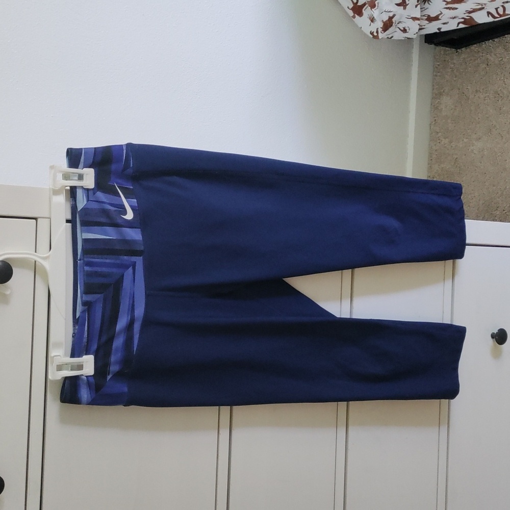 Nike Navy Capri Leggings, Medium